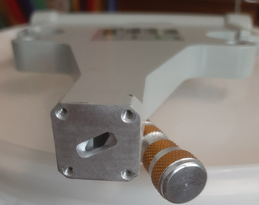 24 GHz Vertical Sectoral Horn Antenna